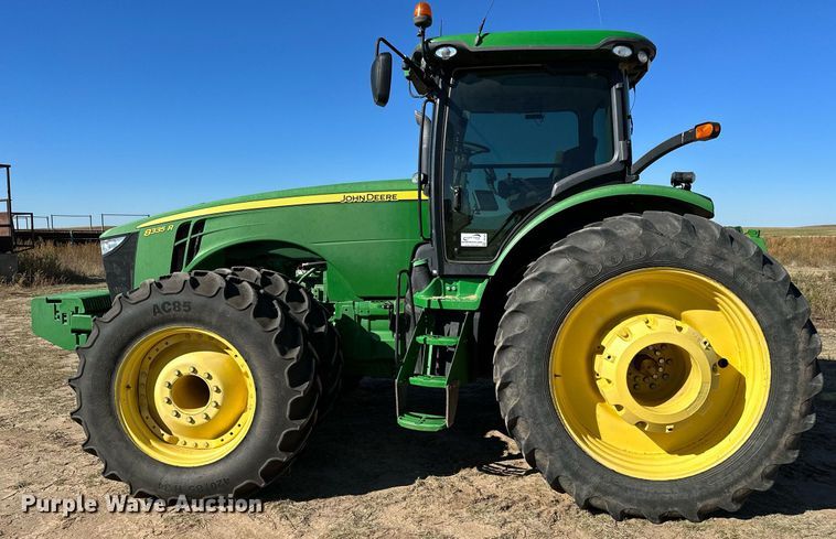 image for item DH1853 2013 John Deere 8335R  MFWD tractor
