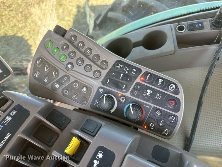 image for item DH1853 2013 John Deere 8335R  MFWD tractor