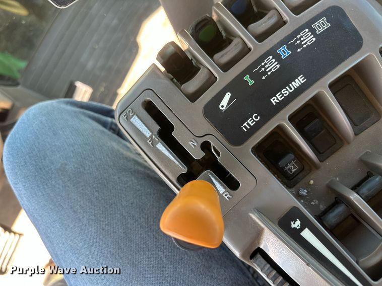 image for item DH1853 2013 John Deere 8335R  MFWD tractor