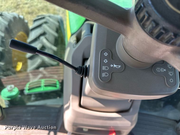 image for item DH1853 2013 John Deere 8335R  MFWD tractor