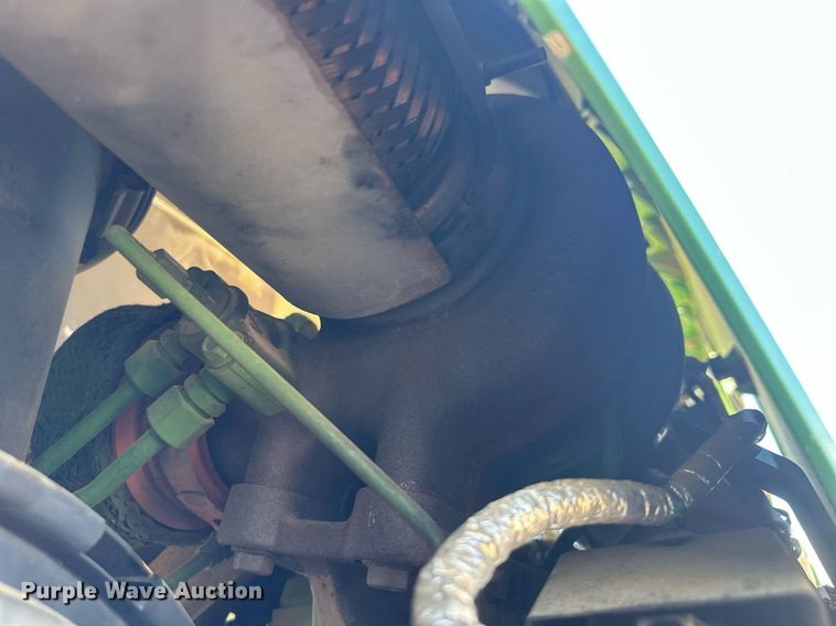 image for item DH1853 2013 John Deere 8335R  MFWD tractor