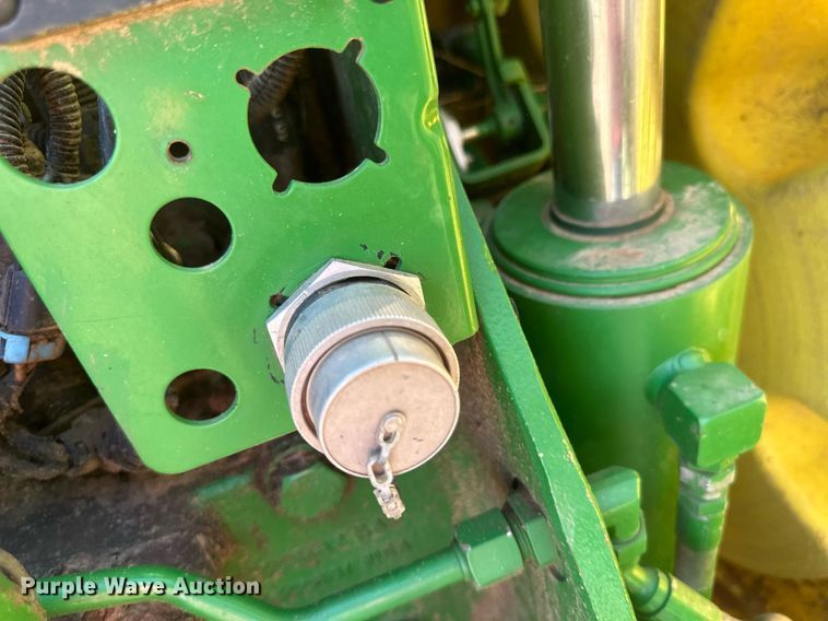 image for item DH1853 2013 John Deere 8335R  MFWD tractor