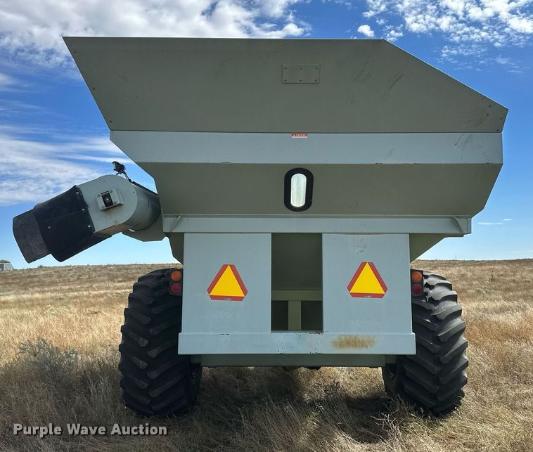 image for item DH1854 Orthman 1096  grain cart