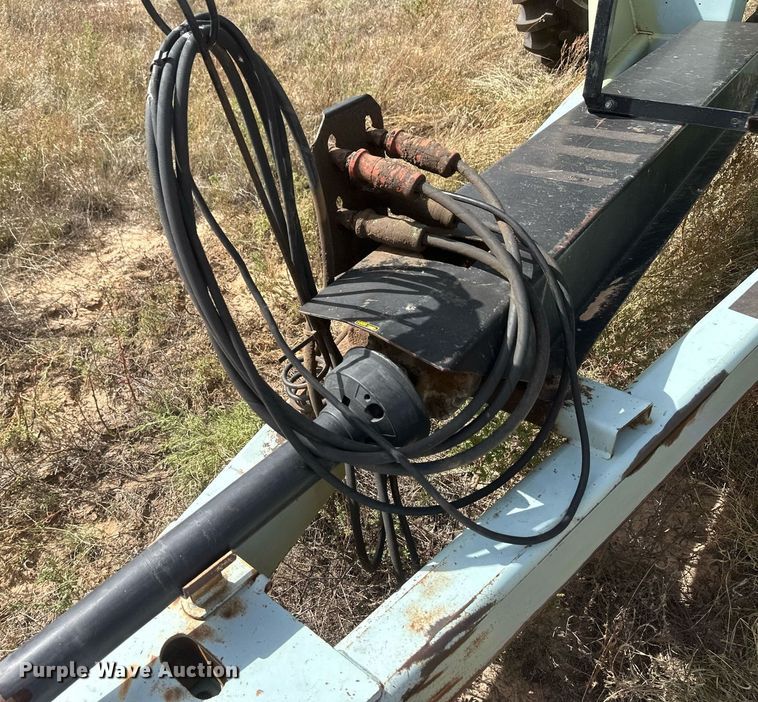 image for item DH1854 Orthman 1096  grain cart