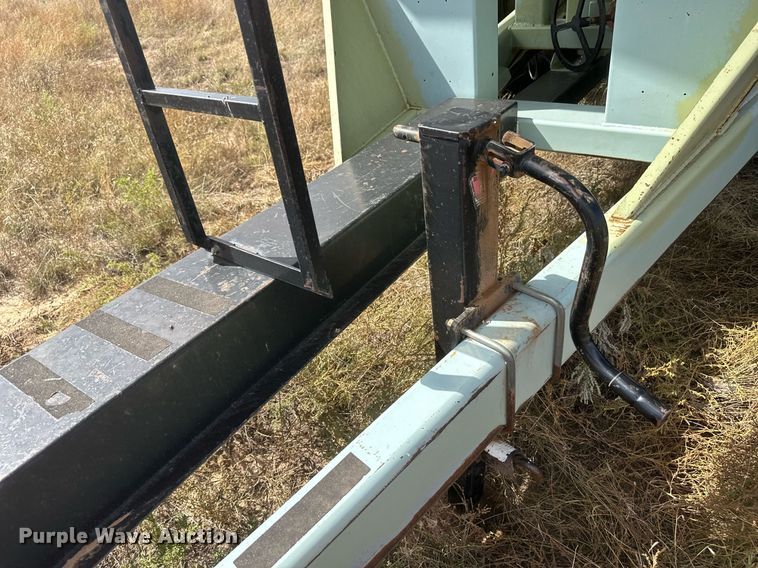 image for item DH1854 Orthman 1096  grain cart