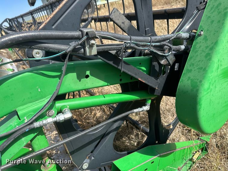 image for item DH1855 John Deere 630R  rigid head