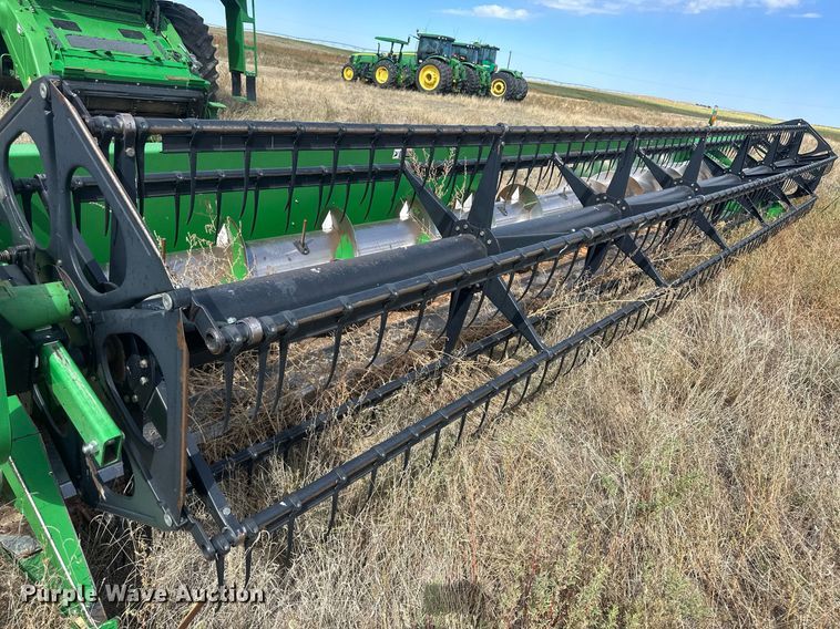 image for item DH1855 John Deere 630R  rigid head