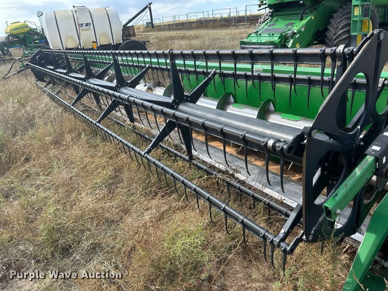 image for item DH1855 John Deere 630R  rigid head