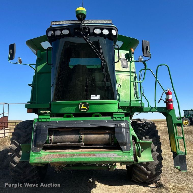 image for item DH1856 2010 John Deere 9670 STS  combine
