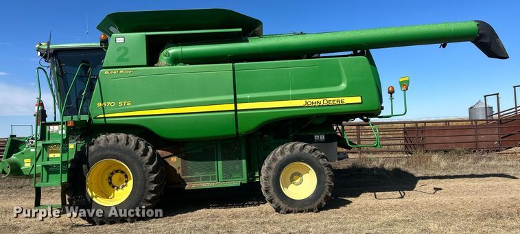 image for item DH1856 2010 John Deere 9670 STS  combine