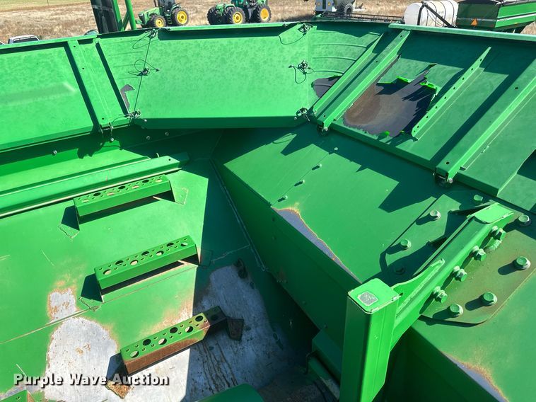 image for item DH1856 2010 John Deere 9670 STS  combine