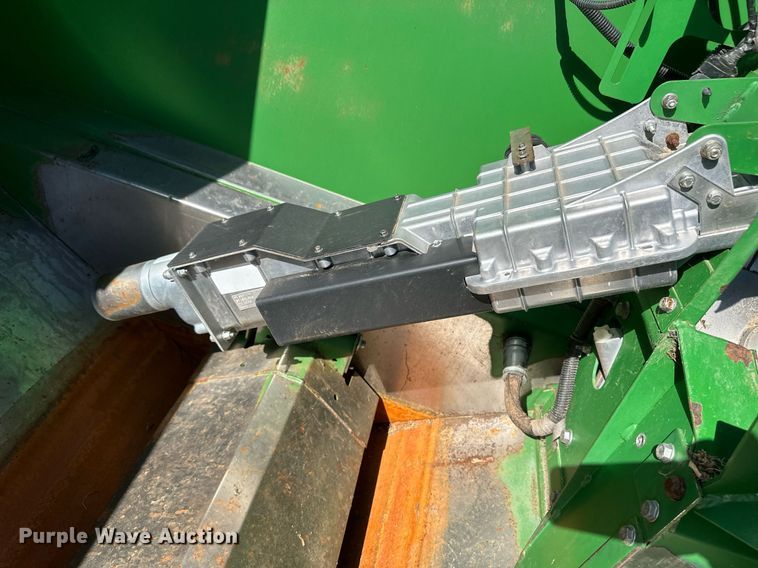 image for item DH1856 2010 John Deere 9670 STS  combine