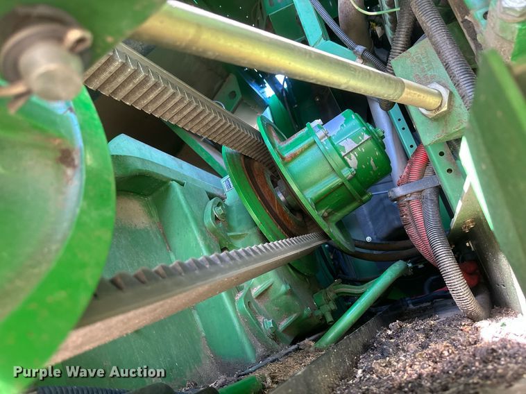 image for item DH1856 2010 John Deere 9670 STS  combine