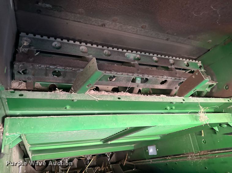 image for item DH1856 2010 John Deere 9670 STS  combine