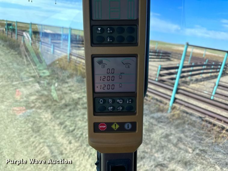 image for item DH1856 2010 John Deere 9670 STS  combine