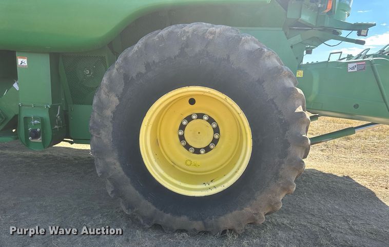image for item DH1856 2010 John Deere 9670 STS  combine