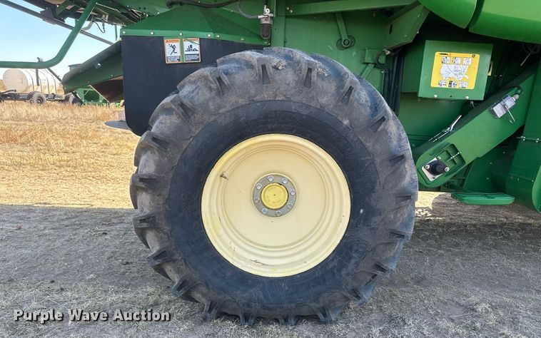 image for item DH1856 2010 John Deere 9670 STS  combine