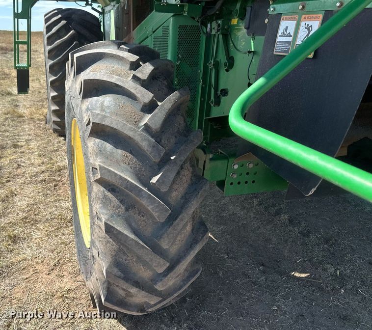 image for item DH1856 2010 John Deere 9670 STS  combine
