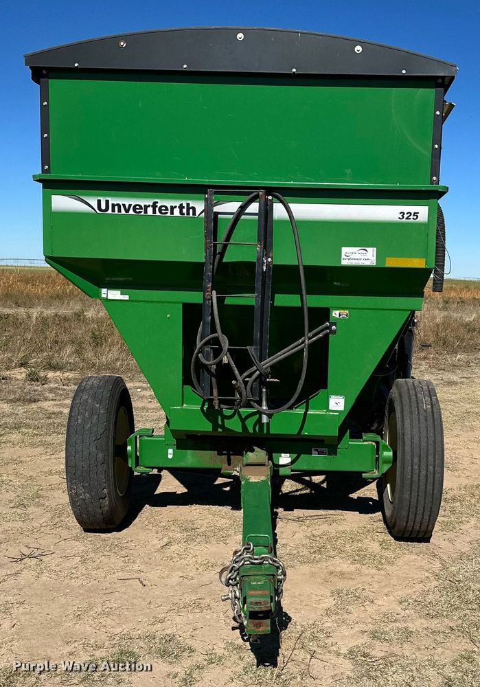 image for item DH1858 Unverferth 325  seed tender