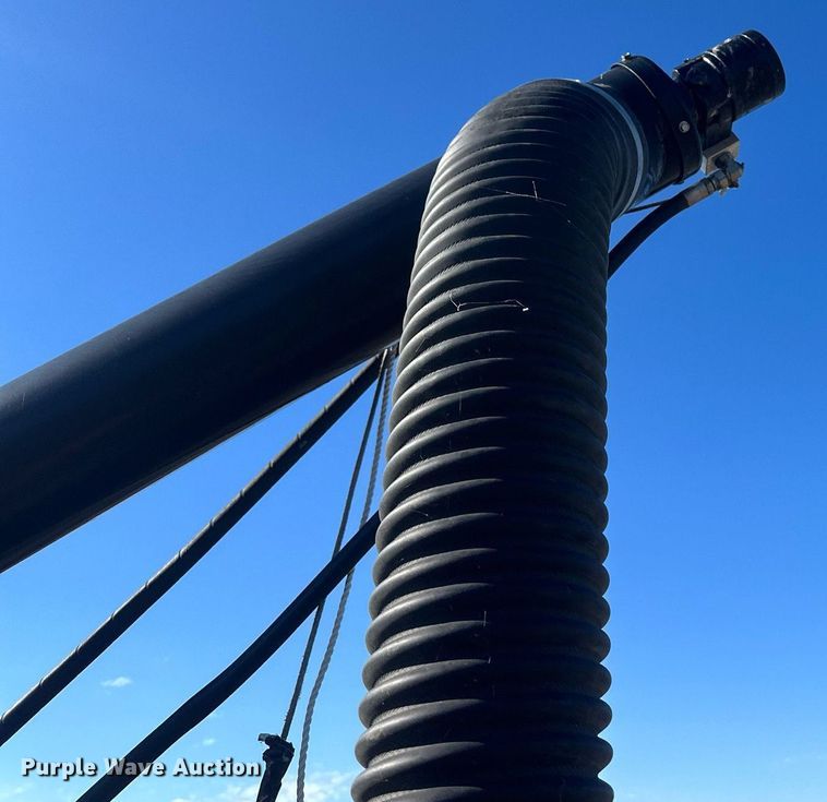 image for item DH1858 Unverferth 325  seed tender