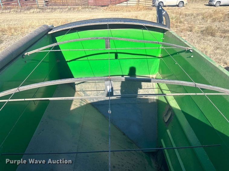 image for item DH1858 Unverferth 325  seed tender