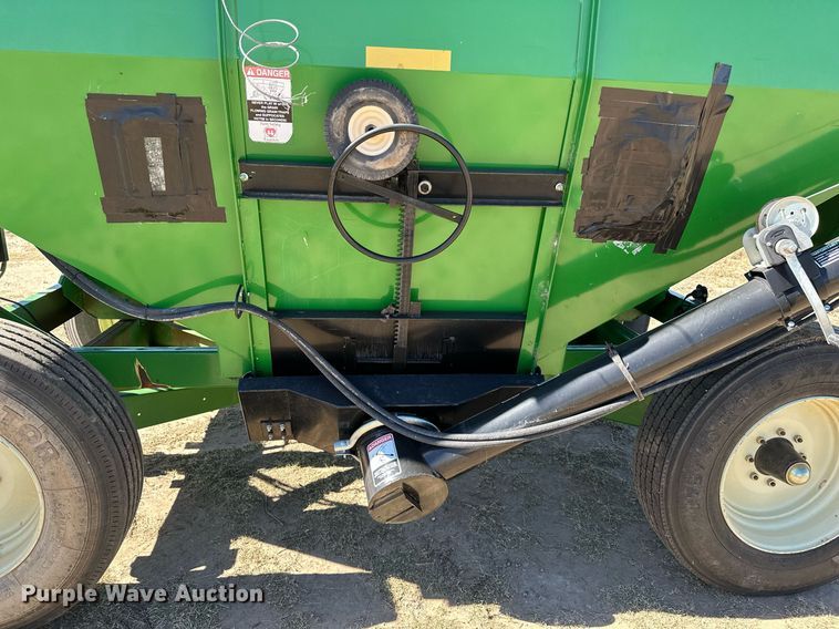 image for item DH1858 Unverferth 325  seed tender