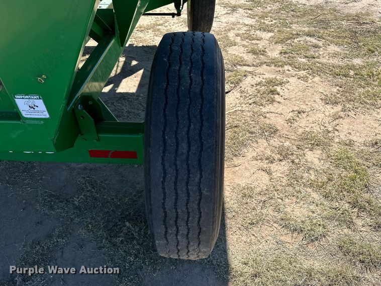 image for item DH1858 Unverferth 325  seed tender