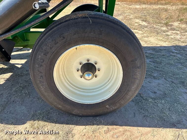 image for item DH1858 Unverferth 325  seed tender