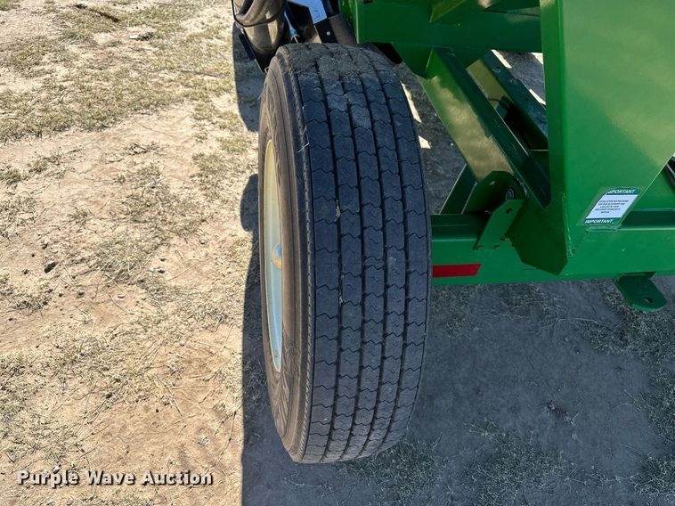 image for item DH1858 Unverferth 325  seed tender