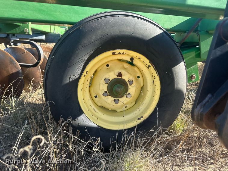 image for item DH1859 John Deere 510  disk ripper