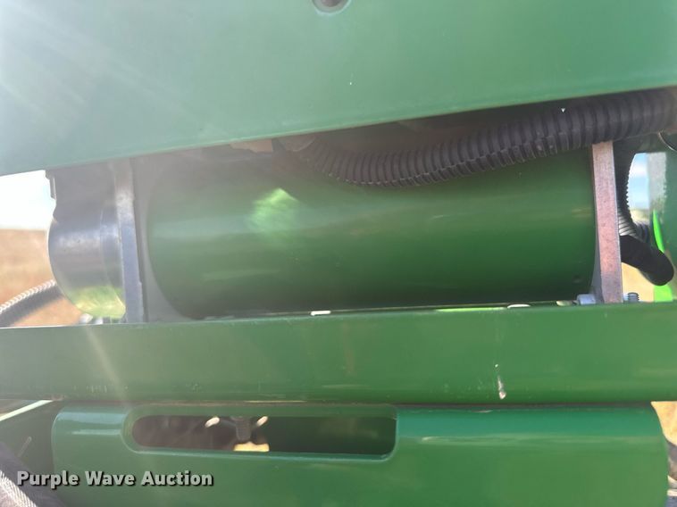 image for item DH1860 John Deere 1775NT  planter