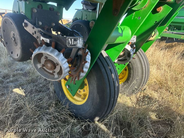 image for item DH1860 John Deere 1775NT  planter