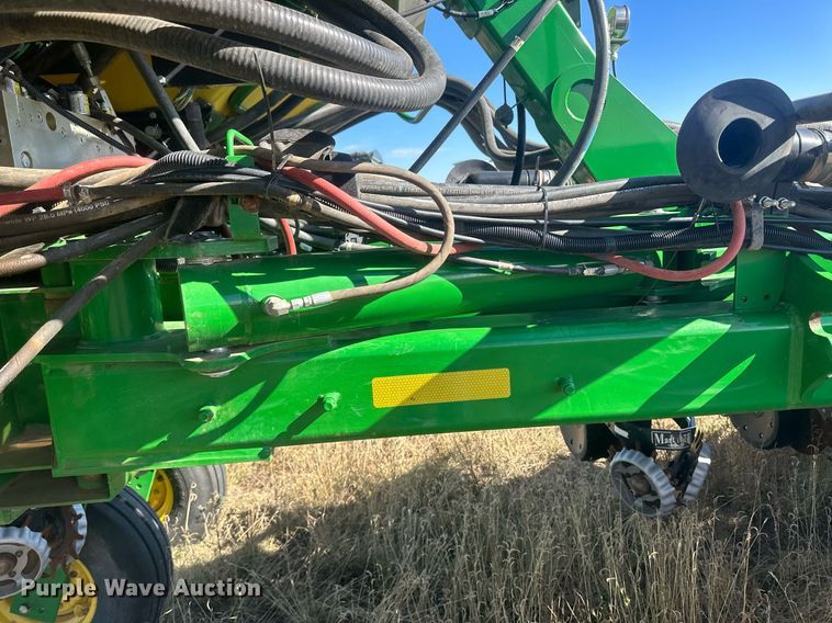 image for item DH1860 John Deere 1775NT  planter