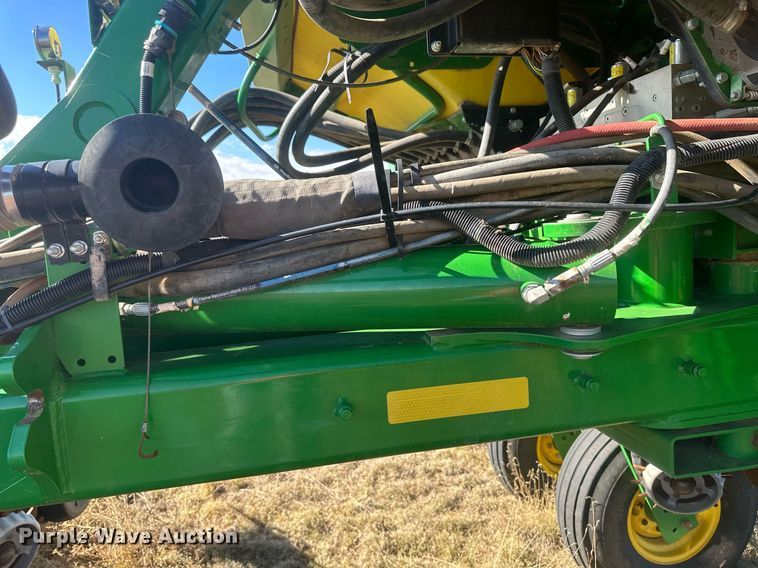 image for item DH1860 John Deere 1775NT  planter