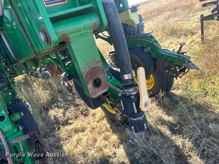 image for item DH1860 John Deere 1775NT  planter