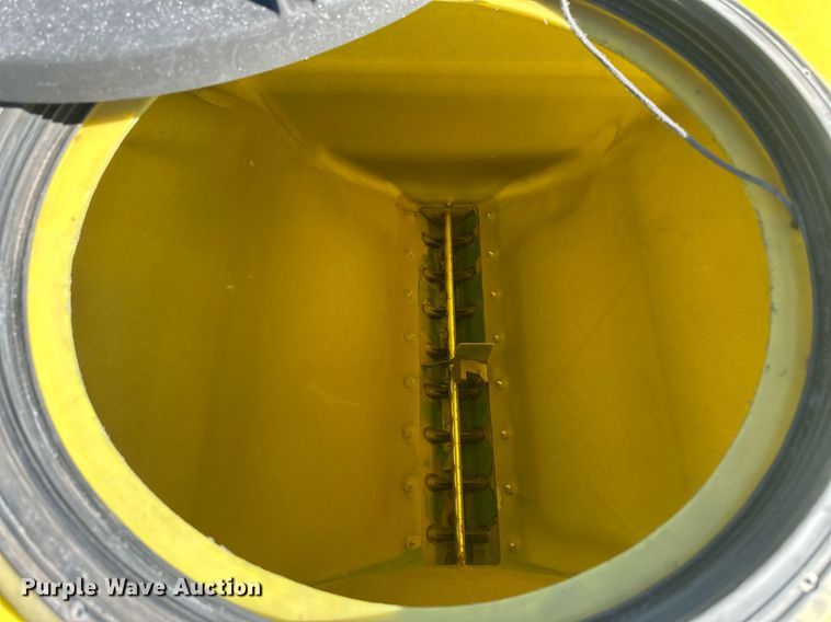 image for item DH1860 John Deere 1775NT  planter