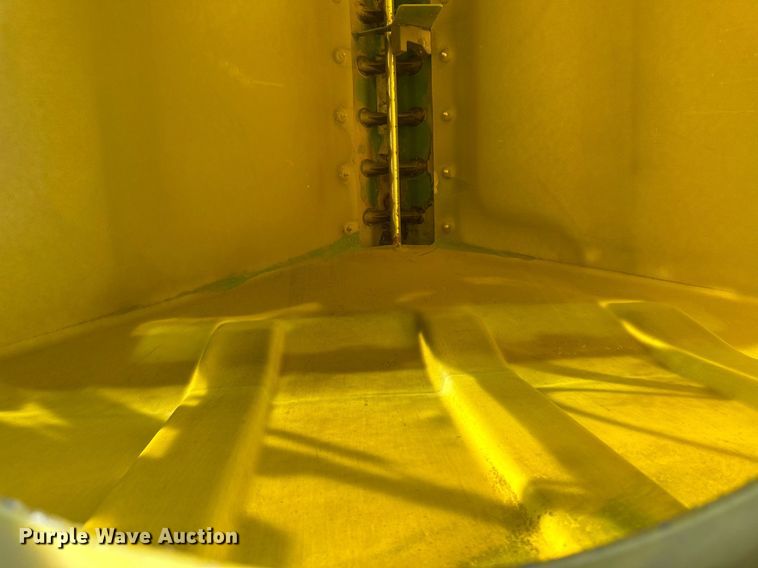 image for item DH1860 John Deere 1775NT  planter