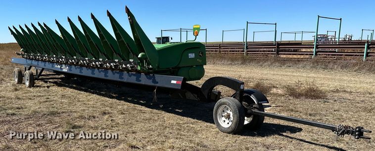 image for item DH1865 John Deere 612C  corn head