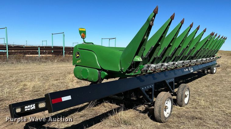 image for item DH1865 John Deere 612C  corn head