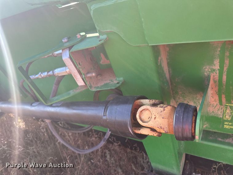 image for item DH1865 John Deere 612C  corn head