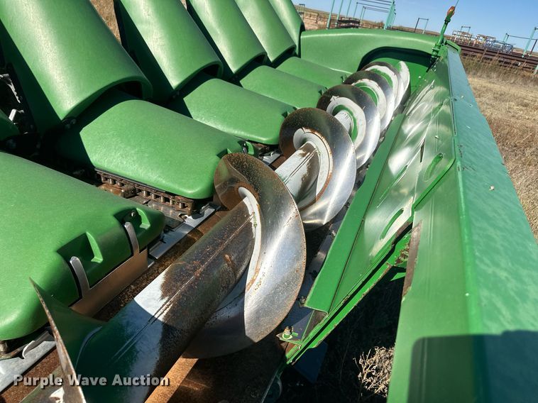 image for item DH1865 John Deere 612C  corn head