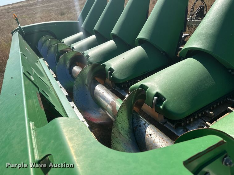 image for item DH1865 John Deere 612C  corn head