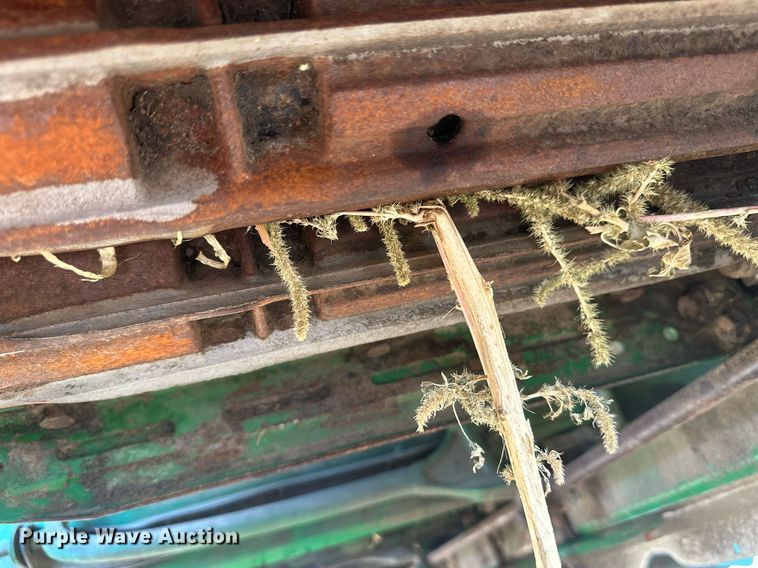 image for item DH1865 John Deere 612C  corn head