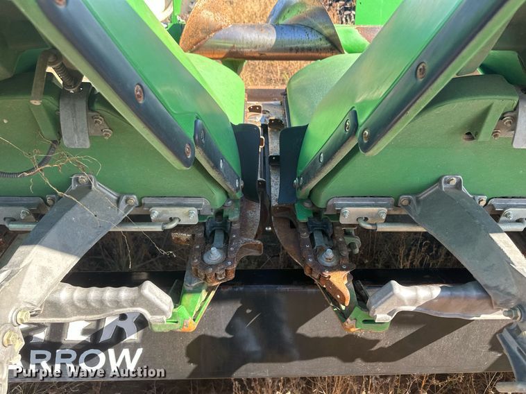 image for item DH1865 John Deere 612C  corn head