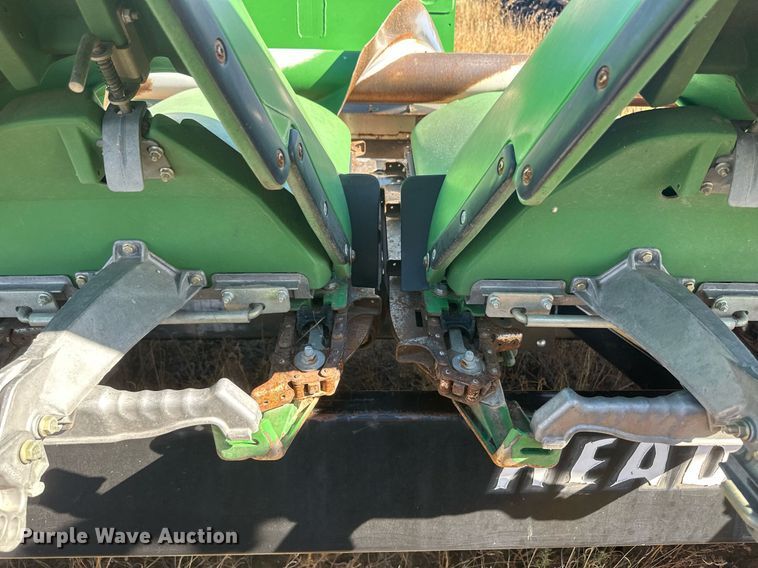 image for item DH1865 John Deere 612C  corn head