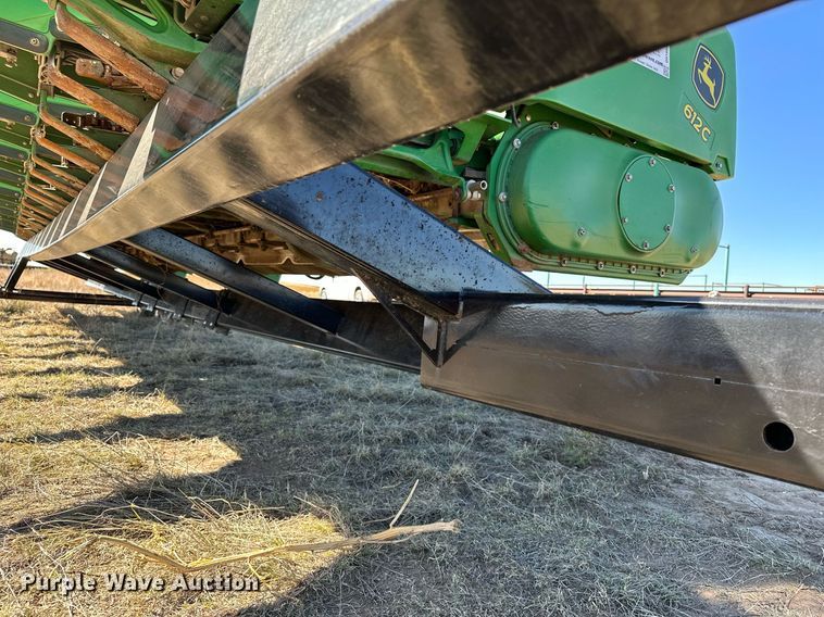 image for item DH1865 John Deere 612C  corn head