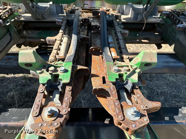 image for item DH1865 John Deere 612C  corn head