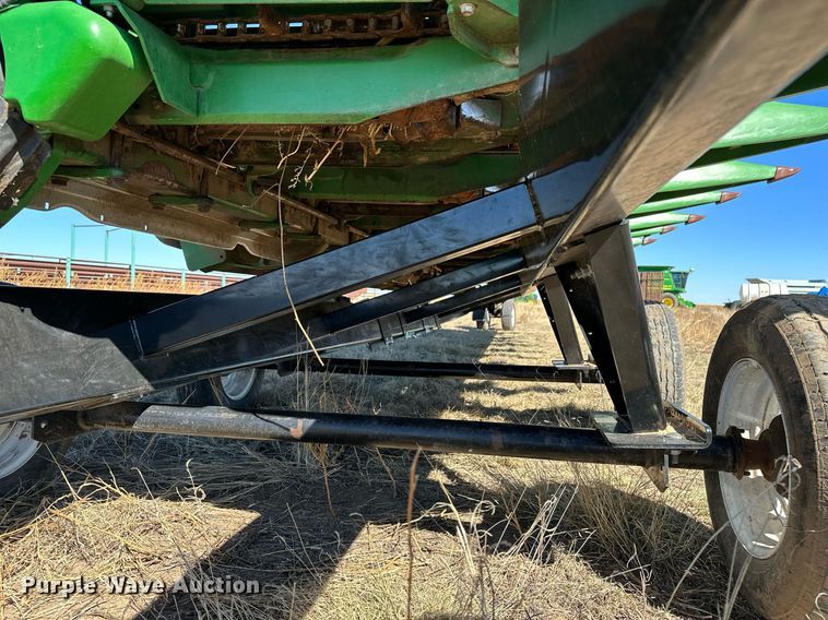 image for item DH1865 John Deere 612C  corn head