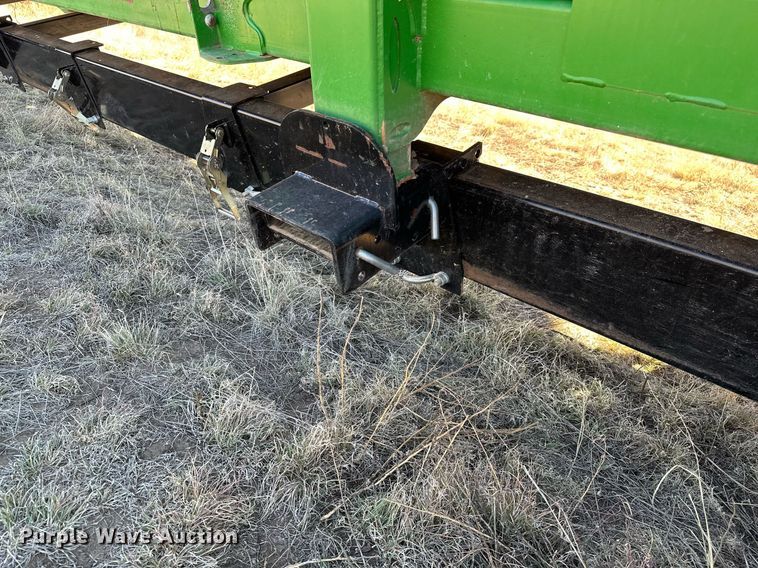 image for item DH1865 John Deere 612C  corn head