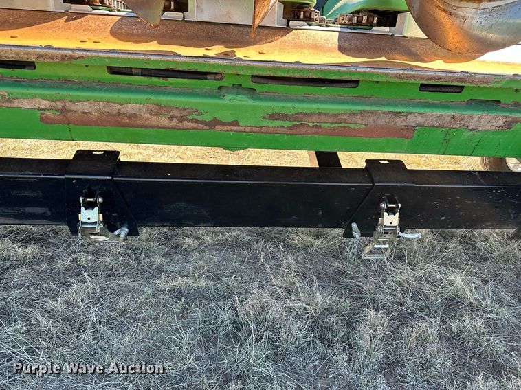 image for item DH1865 John Deere 612C  corn head